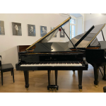 Steinway & Sons O-180